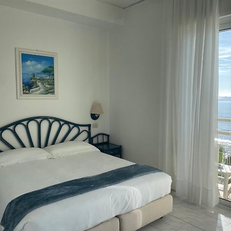 Hotel Miramare Diano Marina Bagian luar foto