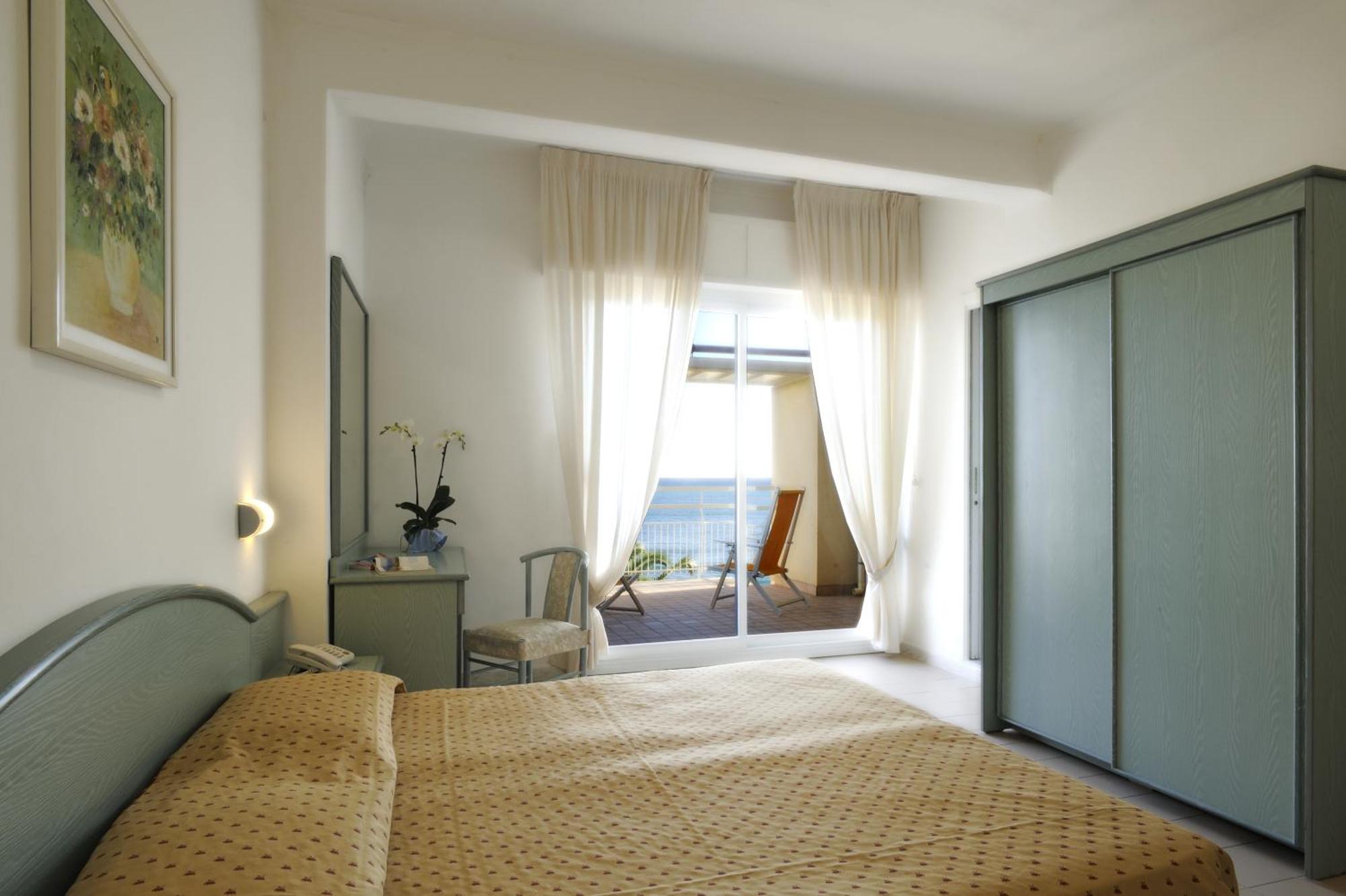 Hotel Miramare Diano Marina Ruang foto
