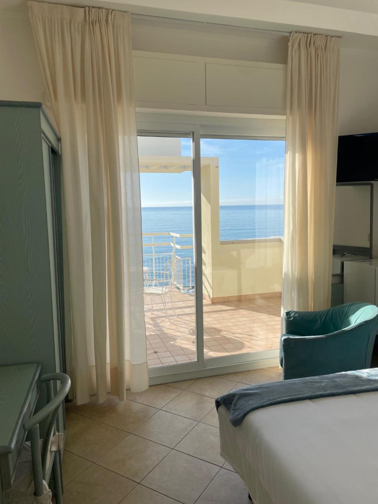 Hotel Miramare Diano Marina Bagian luar foto