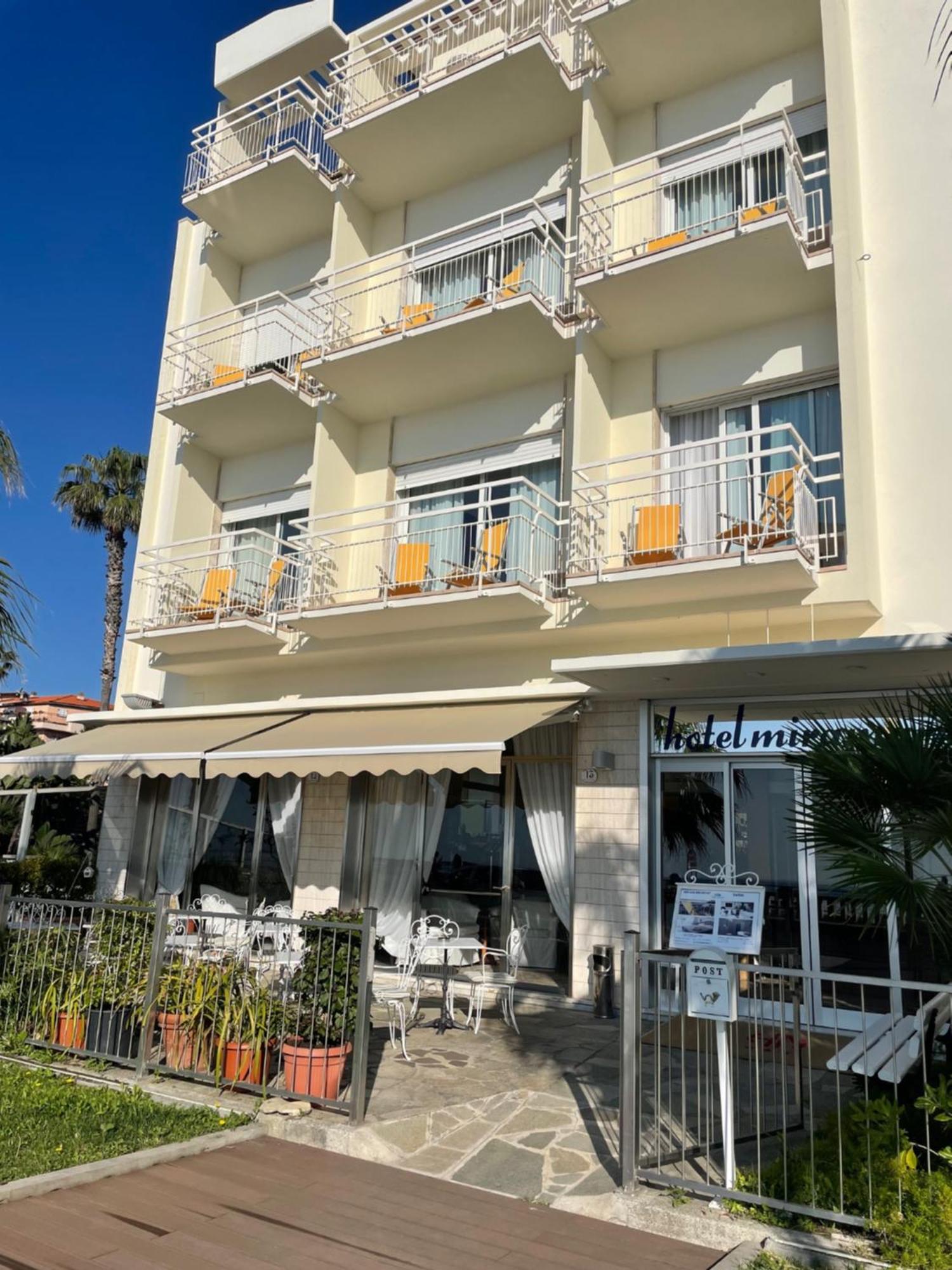 Hotel Miramare Diano Marina Bagian luar foto