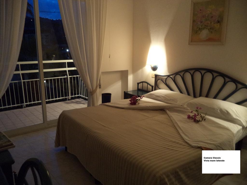 Hotel Miramare Diano Marina Bagian luar foto