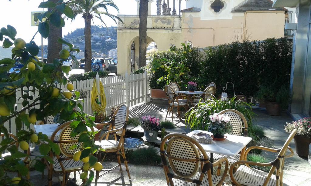 Hotel Miramare Diano Marina Bagian luar foto