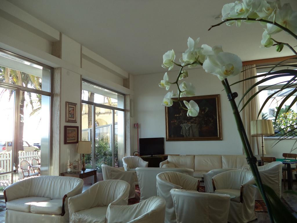 Hotel Miramare Diano Marina Bagian luar foto