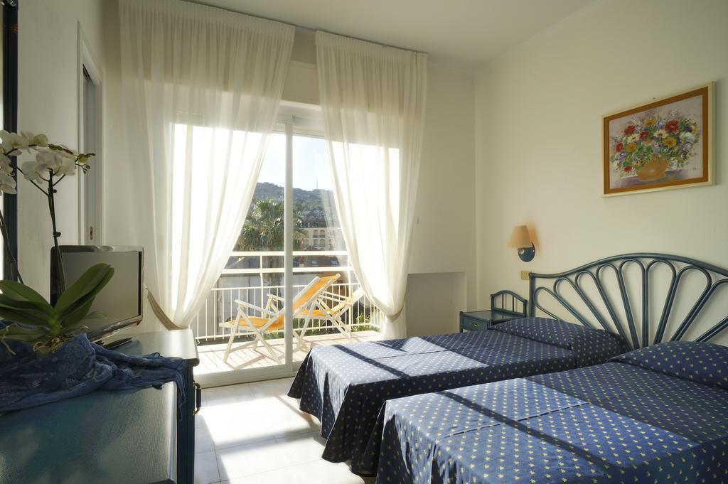 Hotel Miramare Diano Marina Ruang foto
