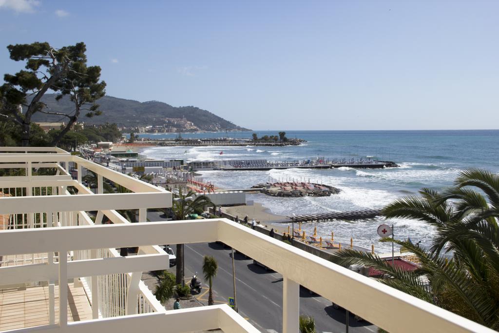 Hotel Miramare Diano Marina Bagian luar foto